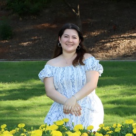 Valeria Romanos-Garzon’s headshot.