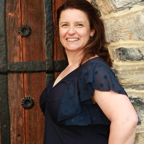 Stephanie Jones’ headshot.