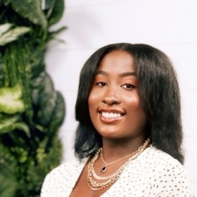 Sydney Murray’s headshot.