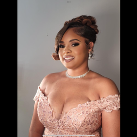 Cameryn Mccray’s headshot.