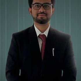 Pareese Pathak’s headshot.