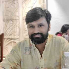 Ruchik Vora’s headshot.