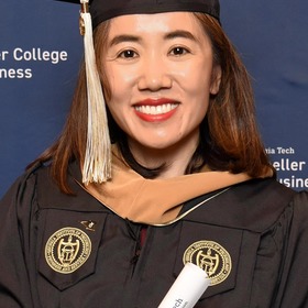 Ling Yang’s headshot.