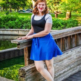 Lizzy Thomas’ headshot.