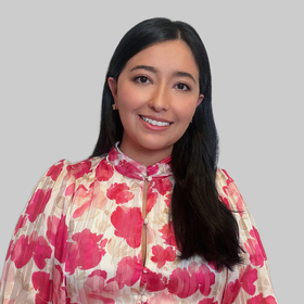 Paula Julio Bolivar’s headshot.