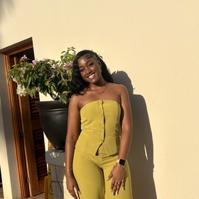 Saniya Townsend’s headshot.