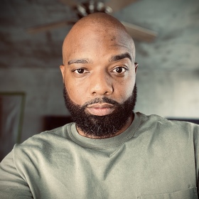 Vaughn Allen’s headshot.