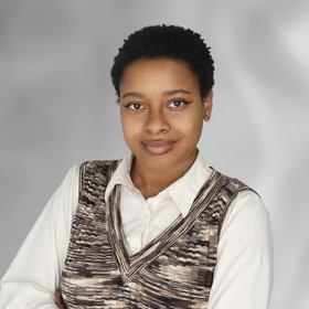 Nyah Warren’s headshot.