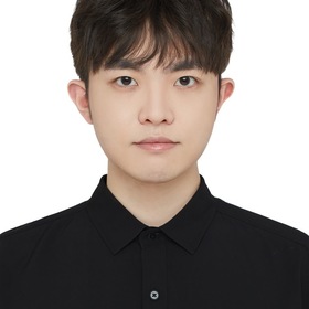 Chen Qu’s headshot.
