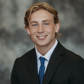 Alex Ziats’ headshot.