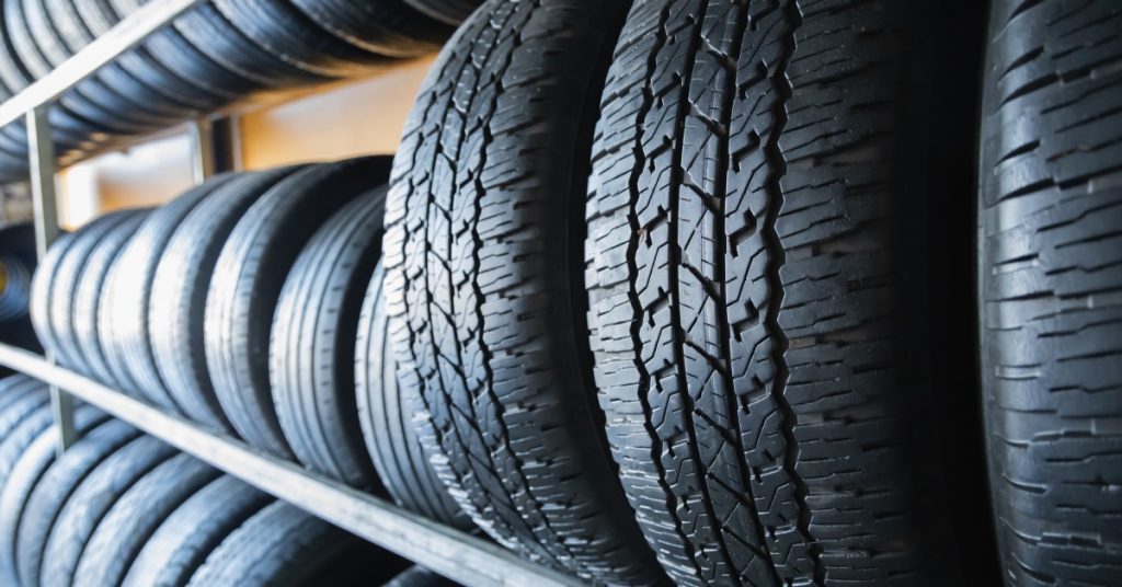 https://s3.amazonaws.com/rnrtires.com/wp-content/uploads/2026/02/18174519/GulfCoastRNR-445416-new-car-tires-blogbanner1-1024x536.jpg
