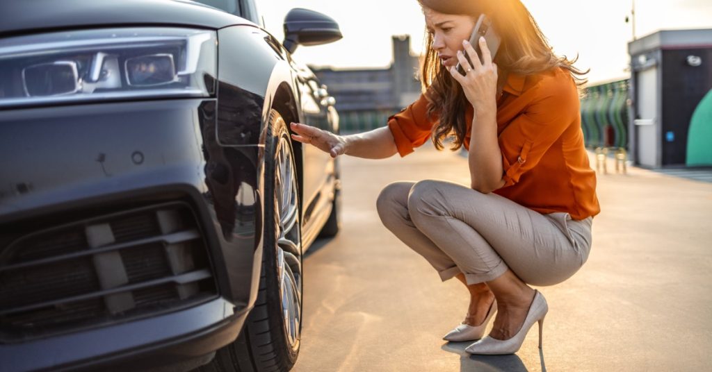 https://s3.amazonaws.com/rnrtires.com/wp-content/uploads/2026/04/09161657/GulfCoastRNR-445465-woman-calling-tire-blogbanner1-1024x536.jpg