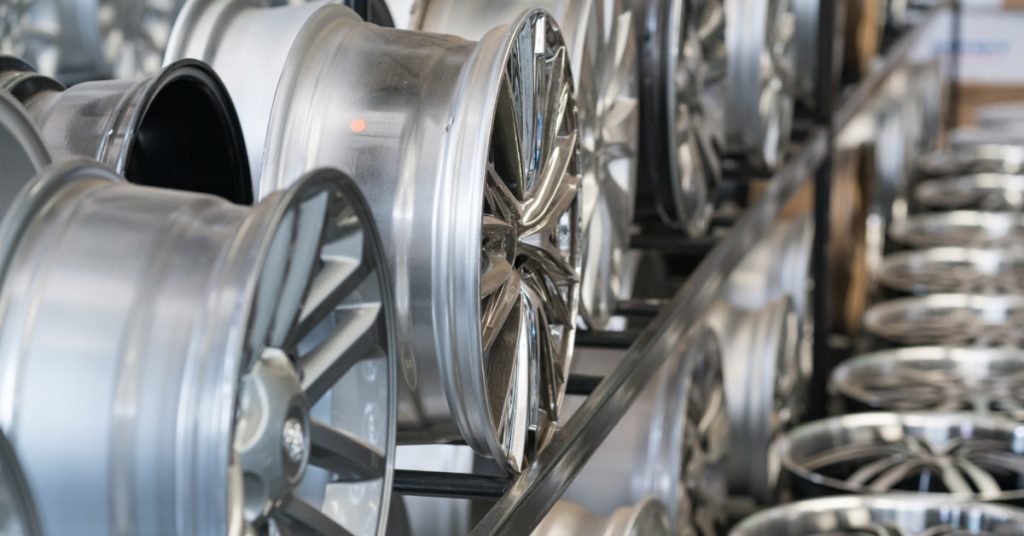 https://s3.amazonaws.com/rnrtires.com/wp-content/uploads/2026/05/01143613/GulfCoastRNR-445500-wheel-rims-store-blogbanner1-1024x536.jpg