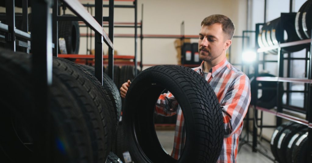 https://s3.amazonaws.com/rnrtires.com/wp-content/uploads/2026/05/11151515/gulfcoastrnr-445510-flannel-tire-shop-blogbanner-2-1024x536.jpg