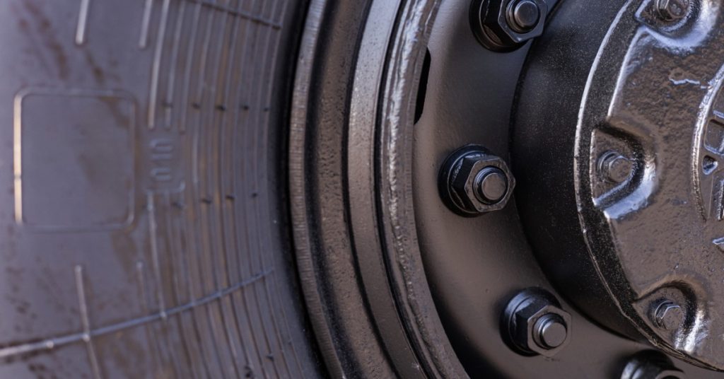 https://s3.amazonaws.com/rnrtires.com/wp-content/uploads/2026/05/14144007/gulfcoastrnr-445514-tire-lug-nut-image-a1-1024x536.jpg