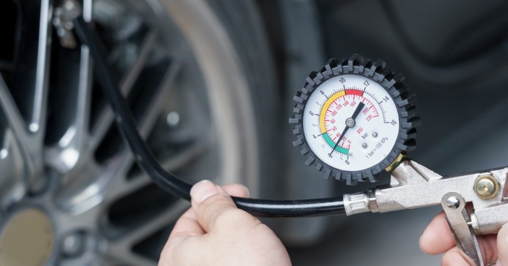 https://s3.amazonaws.com/rnrtires.com/wp-content/uploads/2026/06/09151312/gulfcoastrnr-445536-tire-pressure-guage-blogbanner-1-1024x536.jpg