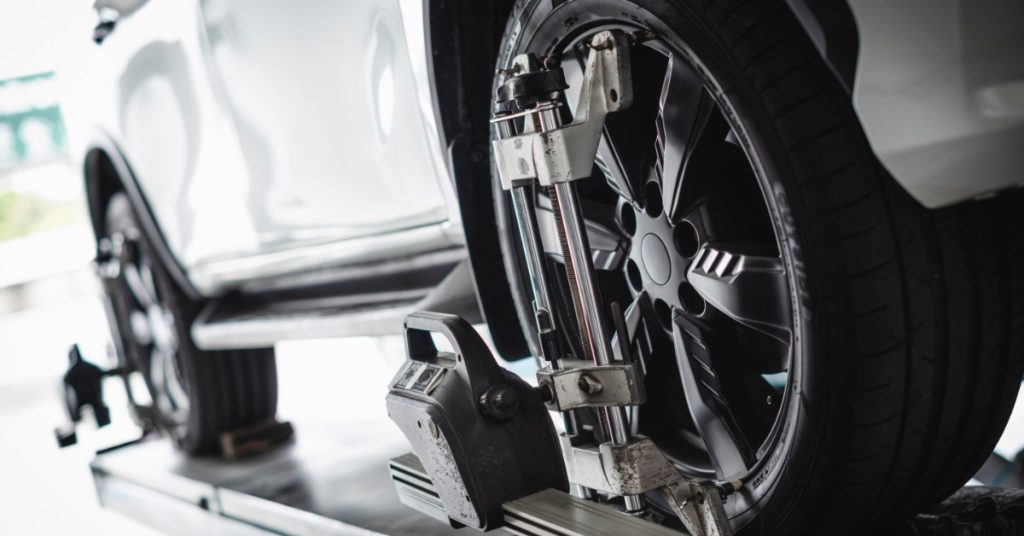 https://s3.amazonaws.com/rnrtires.com/wp-content/uploads/2026/07/13144751/gulfcoastrnr-445558-suv-shop-alignment-blogbanner-1-1024x536.jpg
