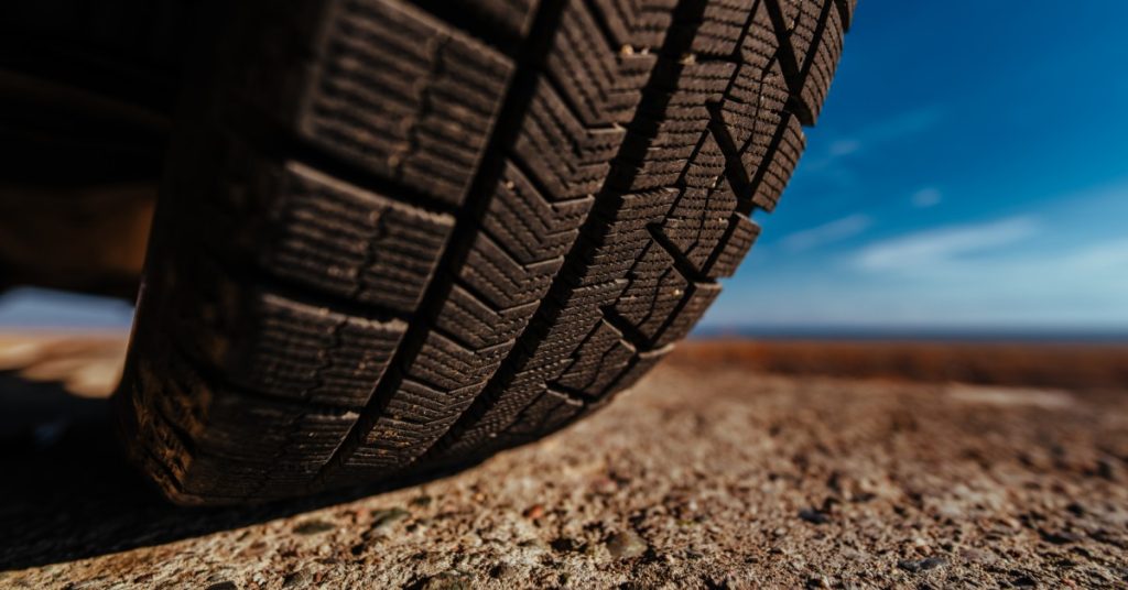 https://s3.amazonaws.com/rnrtires.com/wp-content/uploads/2026/08/14180005/gulfcoastrnr-448067-tire-pavement-tread-blogbanner-1-1024x536.jpg