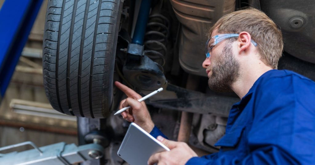 https://s3.amazonaws.com/rnrtires.com/wp-content/uploads/2026/09/01181653/GulfCoastRNR-454076-mechanic-tire-inspection-blogbanner2-1024x536.jpg