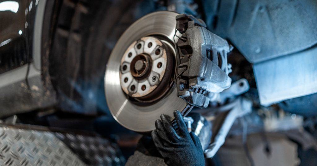 https://s3.amazonaws.com/rnrtires.com/wp-content/uploads/2026/10/19170215/GulfCoastRNR-464235-brake-disc-caliper-blogbanner1-1024x536.jpg