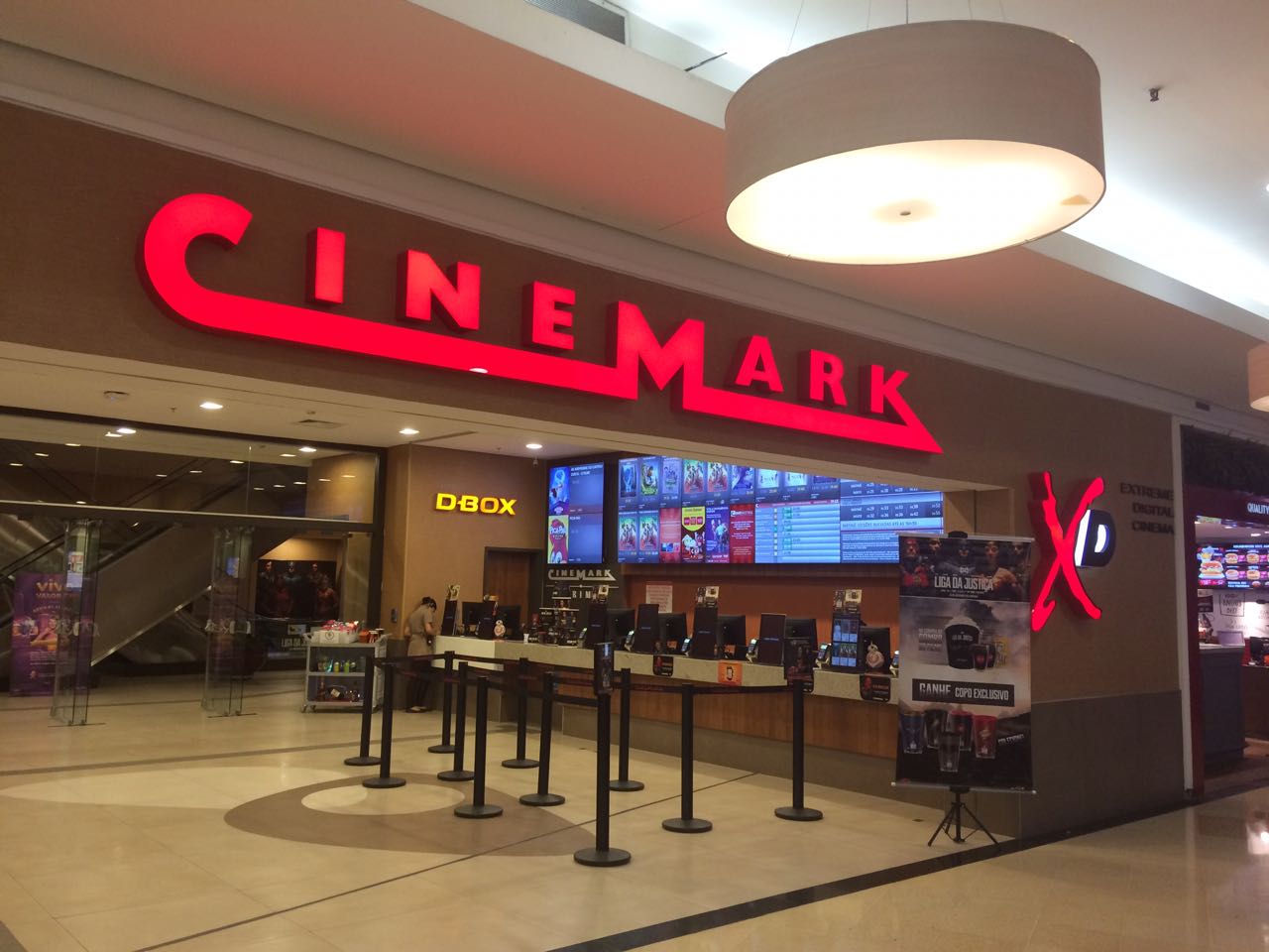 Cinema no shopping west Plaza