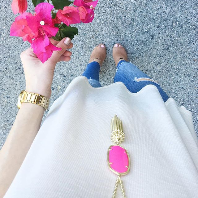 Rocksbox Member @blusheddarling wearing Kendra Scott Rayne Necklace in Magenta.