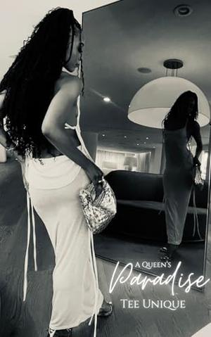 A Queen's Paradise by Tee Unique