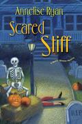 Scared Stiff (Mattie Winston Mysteries #2) by Annelise Ryan
