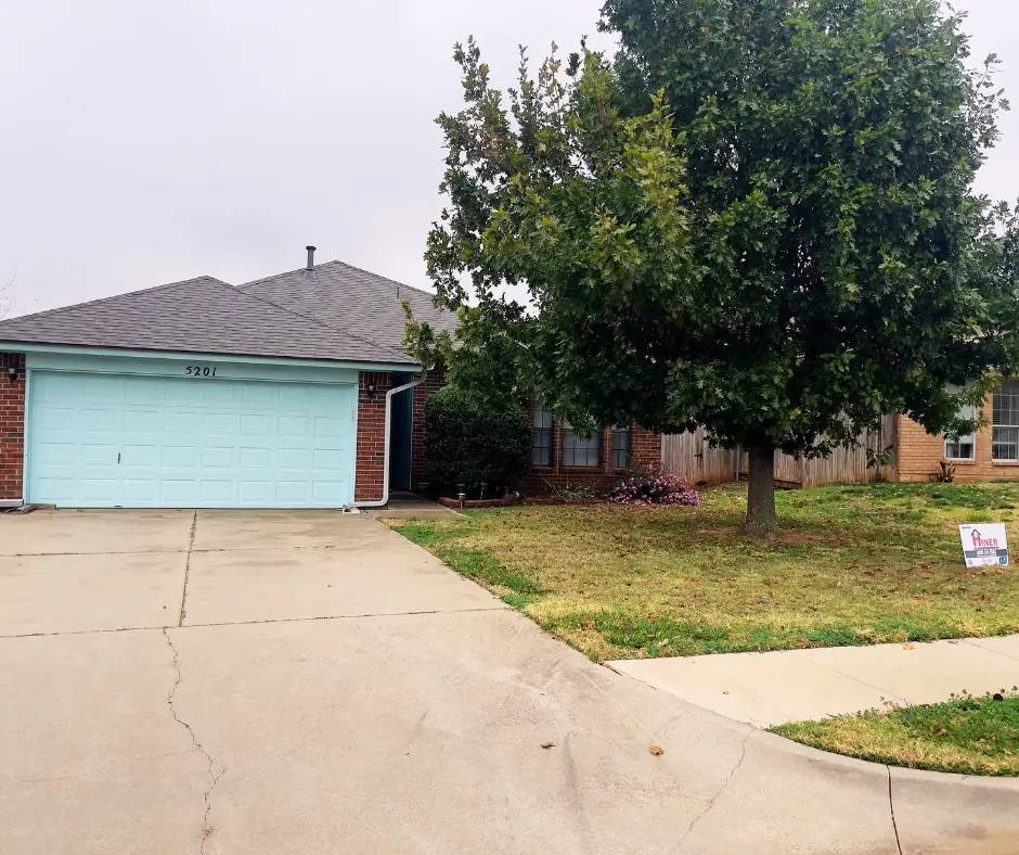 Roof contractor reviews Moore OK