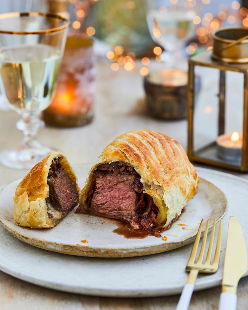 Miniboeufs Wellington, à la compotée de bacon et de brie de Folks & Forks