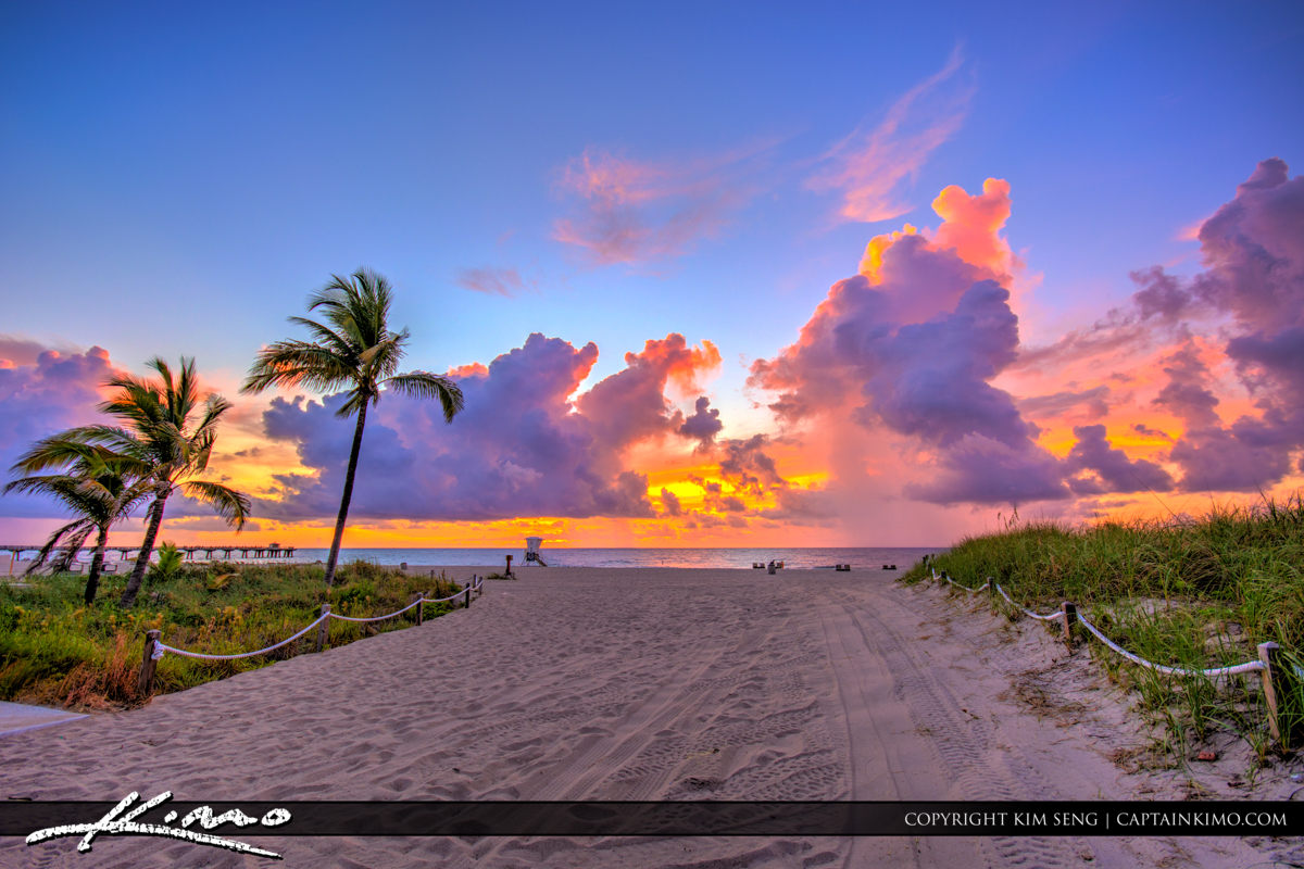 Pompano Beach Pier Beach Entrance Sunrise Royal Stock Photo