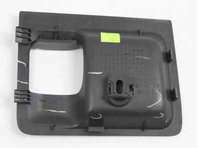 Release Handle Bezel, Left