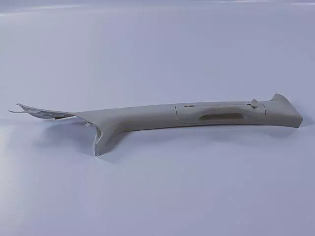 Windshield Garnish Molding, Right