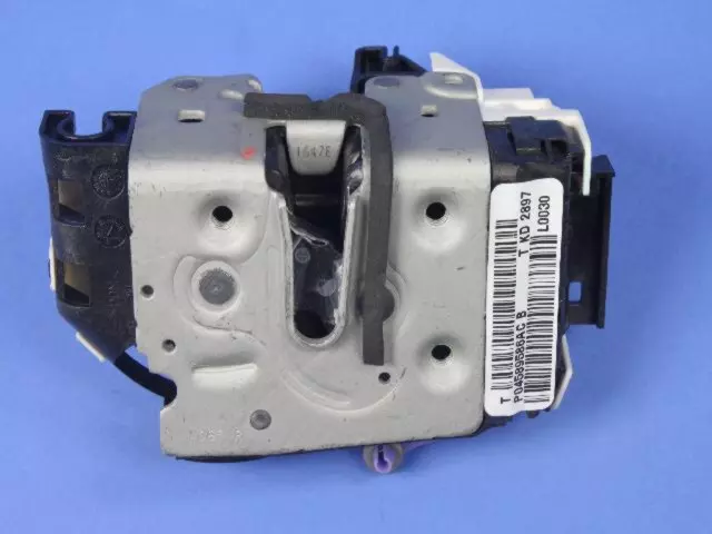 thumbnail interactive-video image 1 of Mopar Jeep Wrangler Tailgate Door Lock Actuator Motor - 07-19 JK - 4589584AF 1 of 6