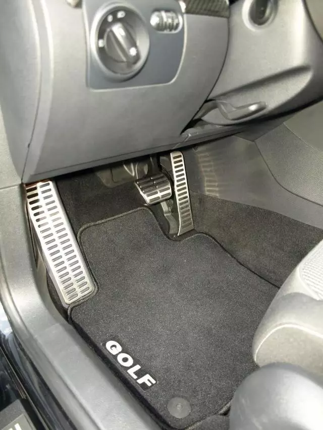 Mojomats Premium Carpeted Floor Mats 5K0-061-370-A-WGK