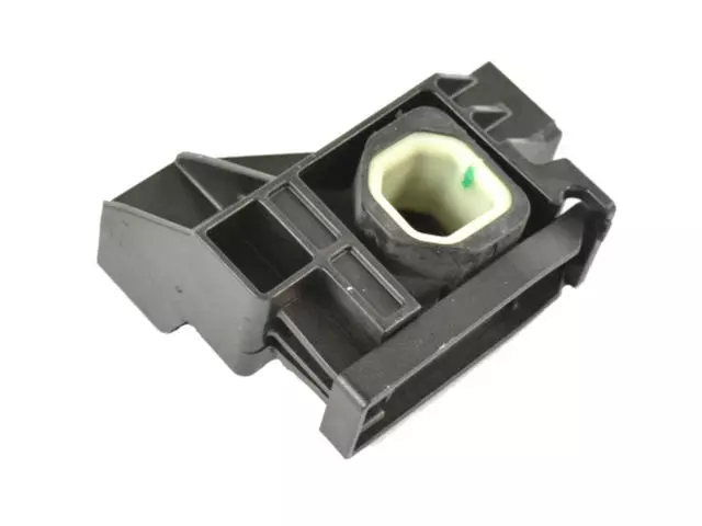 台座 2015-2022 Ram ProMaster City Radiator Support Bracket 68260338AA