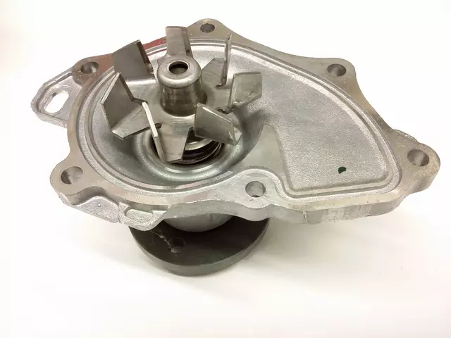 2007-2012 Toyota Engine Water Pump w/ Gasket 2.0L 2.4L Camry Matrix