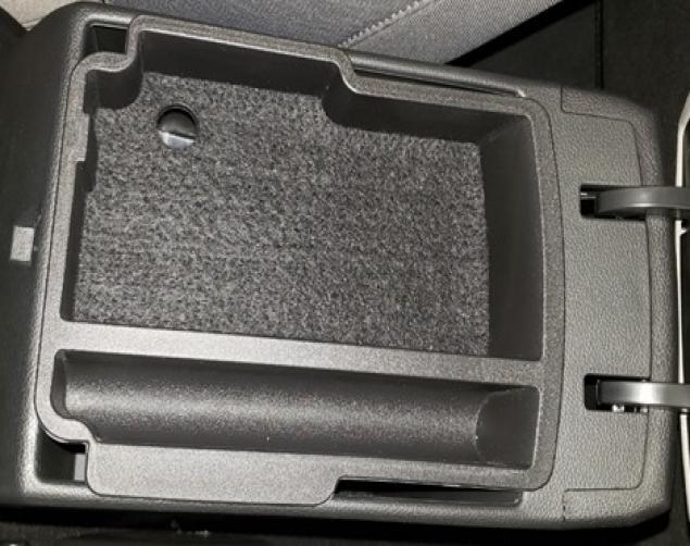 Genuine Hyundai 84630-2L000-4W Floor Console Tray Genuine Hyundai 84630-2L000-4W Floor Console Tray