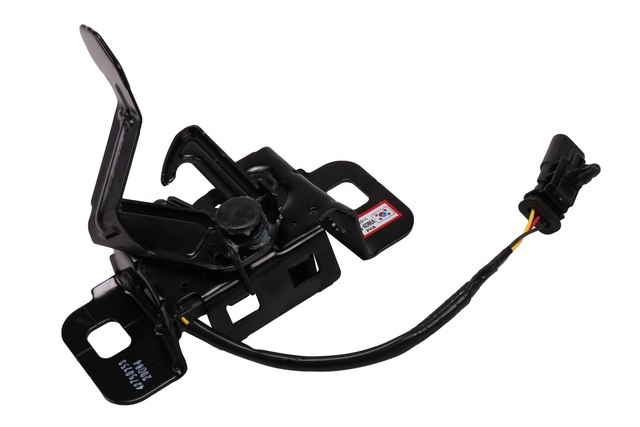 thumbnail image 2 of Hood Primary And Secondary Latch For Chevrolet Malibu 2019-2024 – 3-Blade – Direct Replacement 84706443 2 of 3