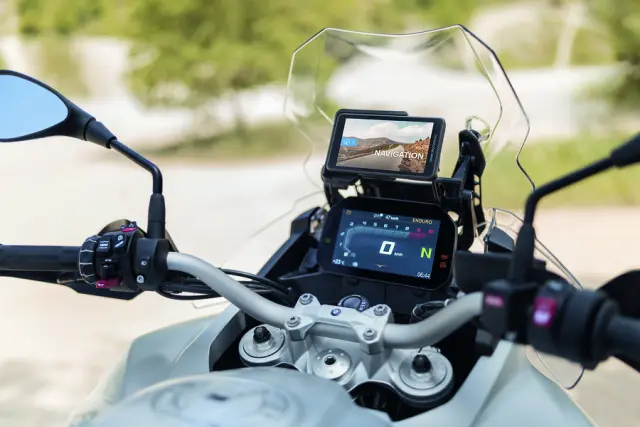 パーツ BMW Motorrad CONNECTEDRIDE NAVIGATOR BMW Motorcycles ConnectedRide Navigator – Sierra BMW Motorcycle