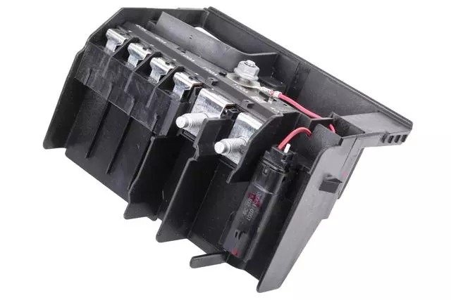 2017-2019 Buick LaCrosse Battery Power Distribution Box 84335370  