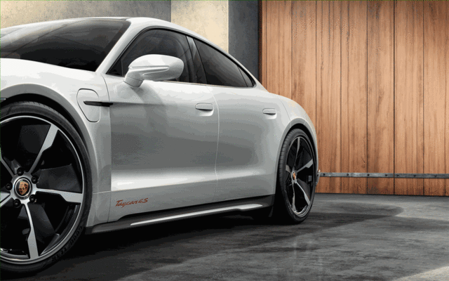 Model Designation On Doors - Red