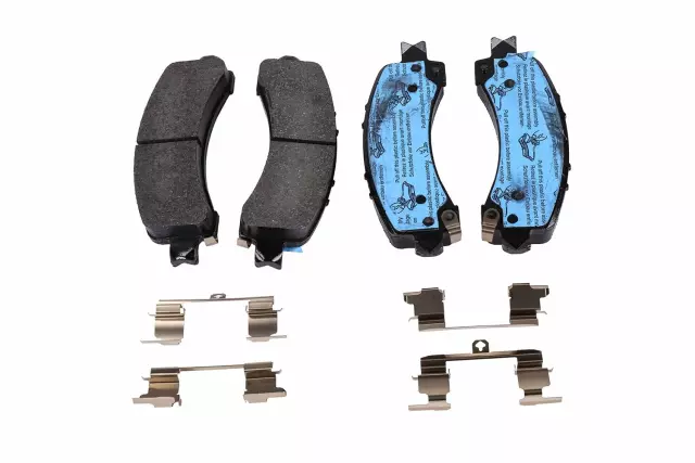 Rear Disc Brake Pad Set with Clips
