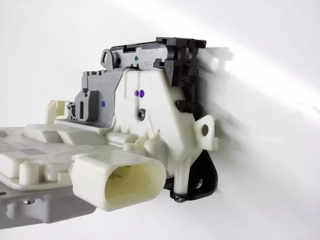 2006-2010 Volkswagen - Lock