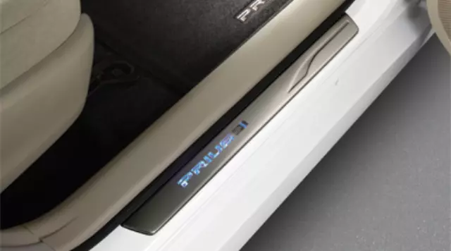 2013-2014 Toyota Prius - Illuminated Door Sill, Rear Right