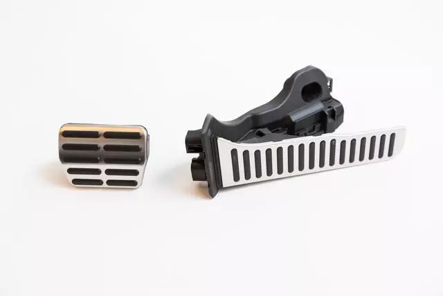 フォルクスワーゲン　パーツ　純正Volkswagen Pedal cap set 2005-2022 Volkswagen Sport Pedal Cap Set (Automatic