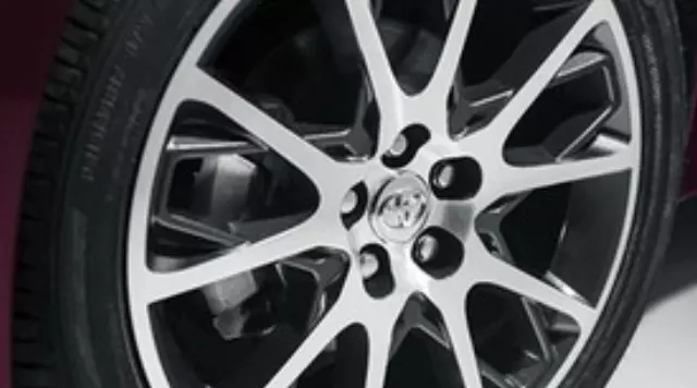 Wheel Alloy Machined Gray 17x7 Inch