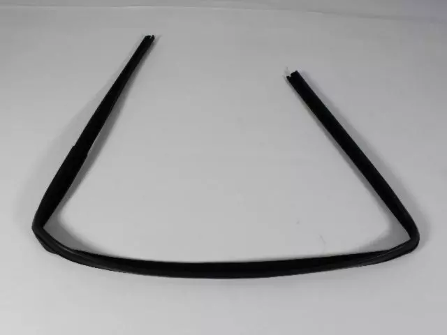 Glass Run Seal, Left