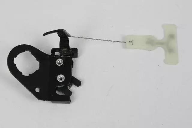 STORAGE BIN LID - LATCH 68204485AA