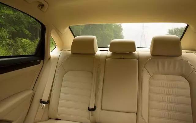 2016-2022 Volkswagen Passat - Magnetic Pop-In Sunshade - Passat - Black